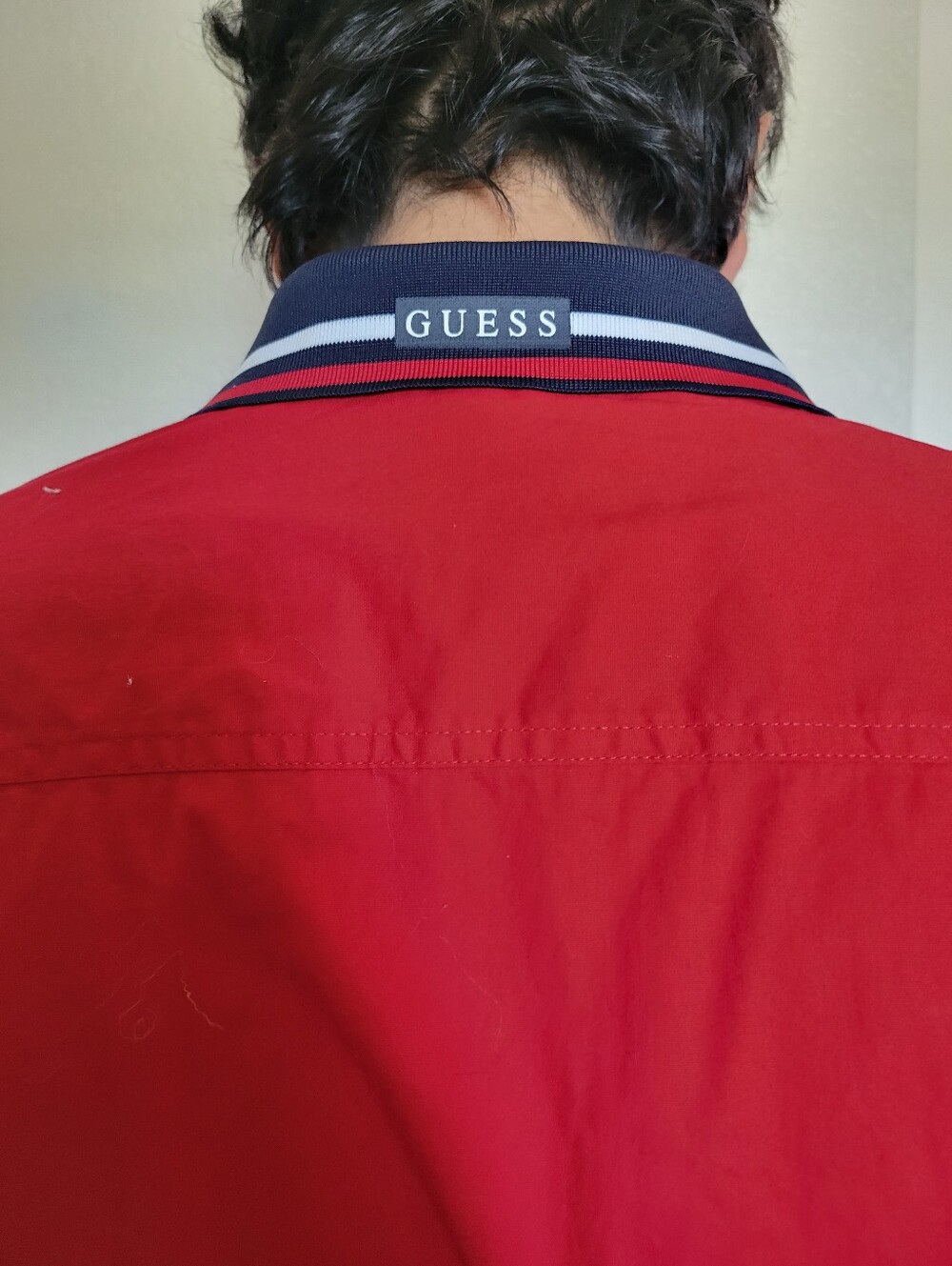 Guess Men's Red Short-Sleeve Button-Up Shirt with Contrast Collar Size XL - Picture 4 of 5